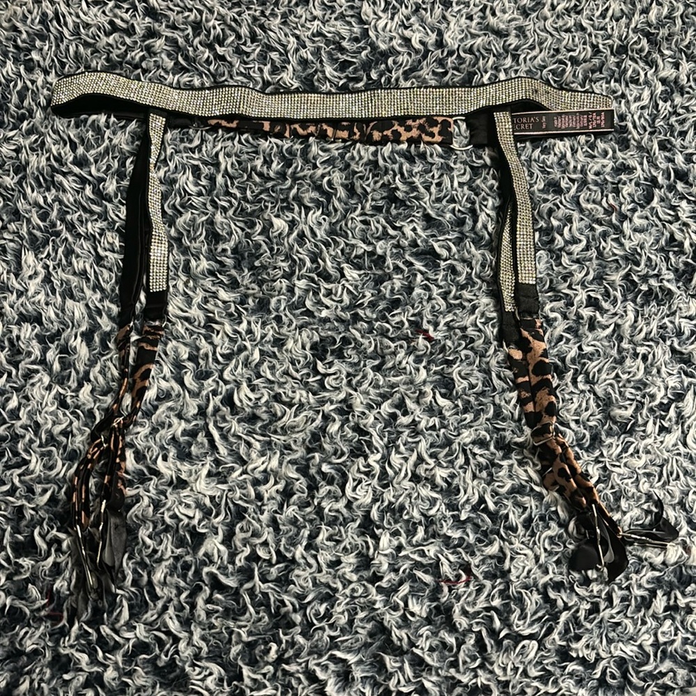 Victoria’s Secret leopard garder
